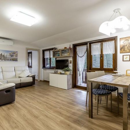 Des Alpes 2 Apartment Canazei Bagian luar foto