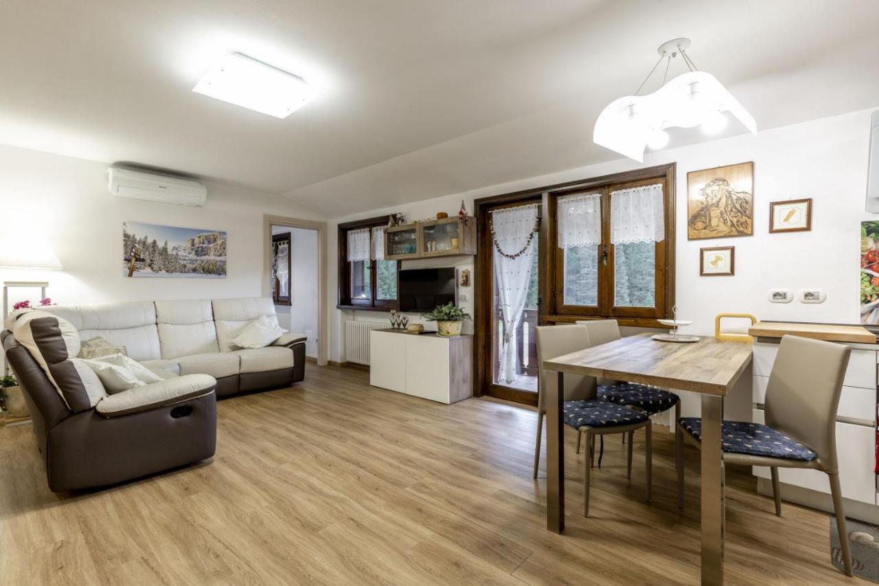 Des Alpes 2 Apartment Canazei Bagian luar foto