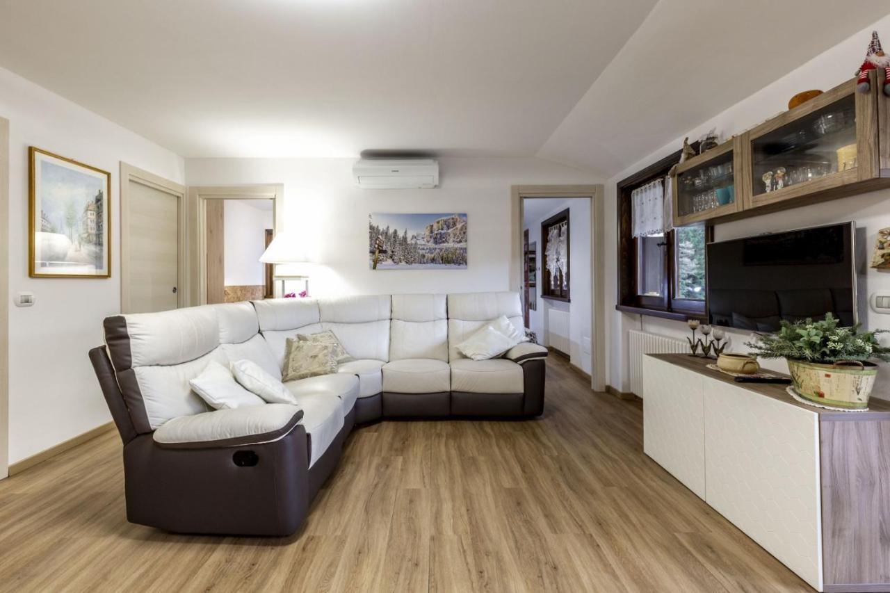 Des Alpes 2 Apartment Canazei Bagian luar foto