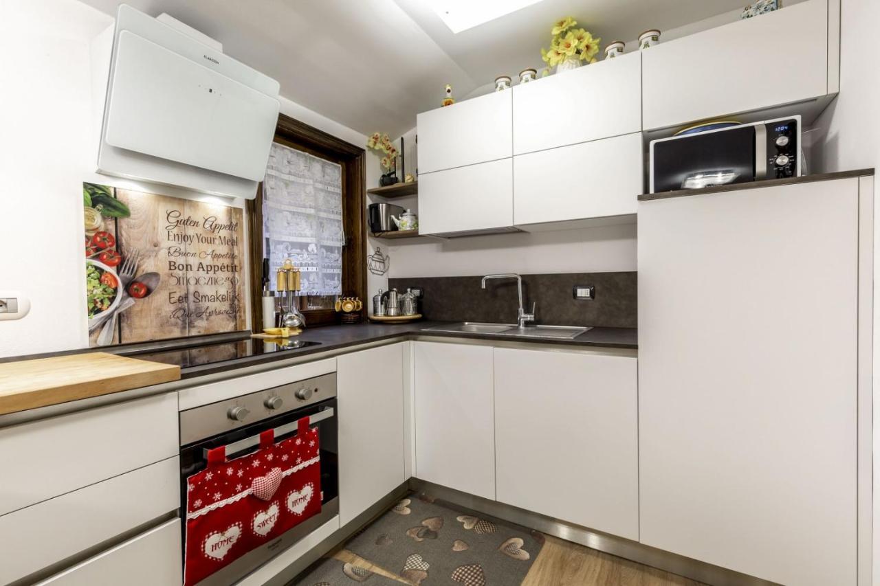 Des Alpes 2 Apartment Canazei Bagian luar foto