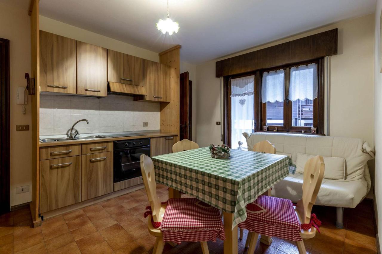Des Alpes 2 Apartment Canazei Bagian luar foto